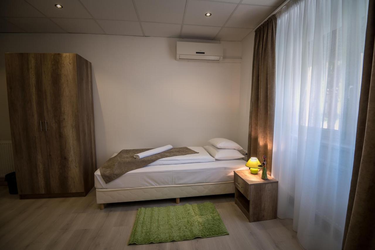 Mokka Apartman แซแก็ด ภายนอก รูปภาพ